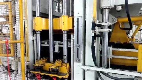 礦山尾砂制磚機,環(huán)保建材領域的新星