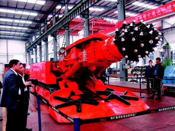 努力打造國內(nèi)煤機(jī)裝備制造領(lǐng)跑者