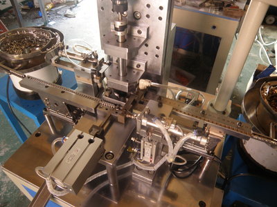 【廠(chǎng)家批發(fā)供應(yīng)自動(dòng)擰螺絲,鎖螺絲機(jī)】?jī)r(jià)格,廠(chǎng)家,圖片,其他電子產(chǎn)品制造設(shè)備,樂(lè)清市石帆兢工機(jī)械加工廠(chǎng)-